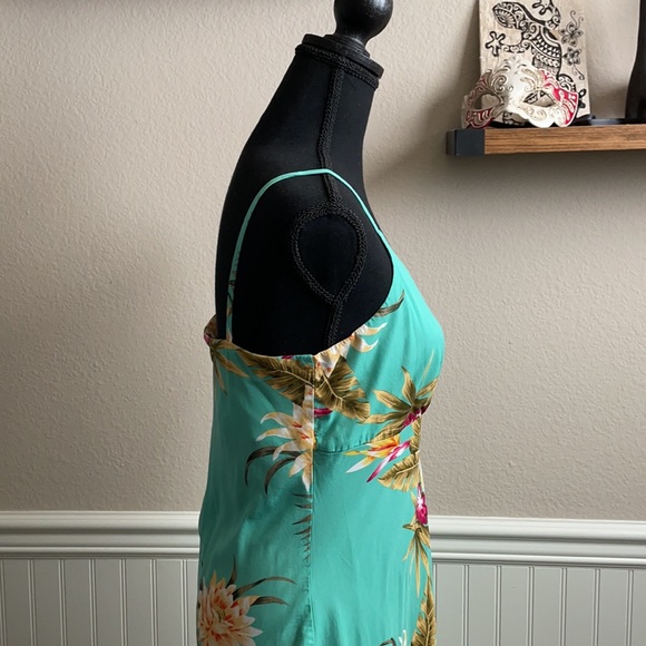 Hawaii dress local crafted. - Picture 3 of 5